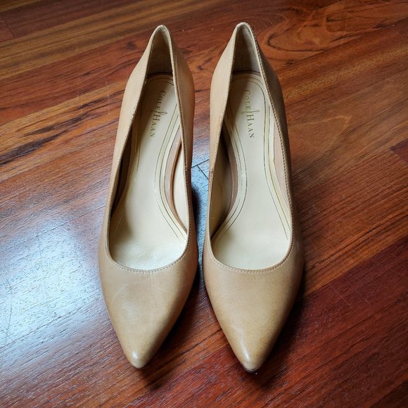 Cole Haan Beige Leather Heels Size 6B - Picture 3 of 16
